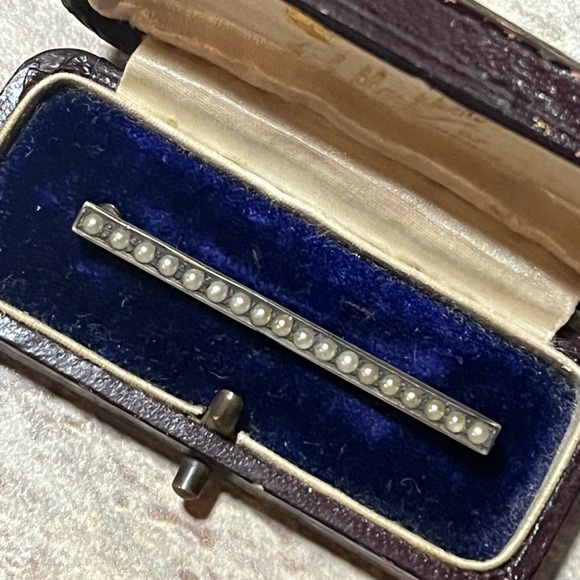 Early 1900’s Sterling Silver And Seed Pearls Small Bar Pin - Picture 13 of 16